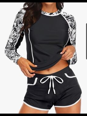 Women's Black & White Long-Sleeve Rash Guard Set Size XS